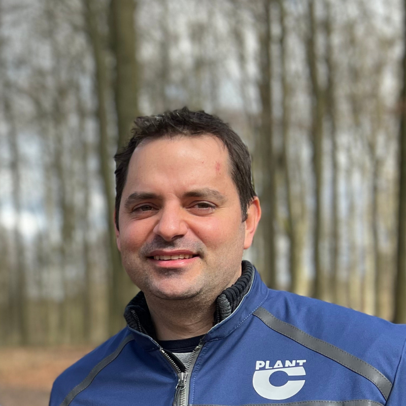 Romain Ribéraud, géographe sur un projet de reboisement en Belgique (Braine l'Alleud).
Planter pour le climat et la biodiversité en Belgique